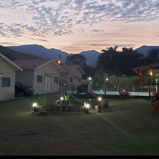 Pousada E Restaurante Poco Azul Lavrinhas Dış mekan fotoğraf